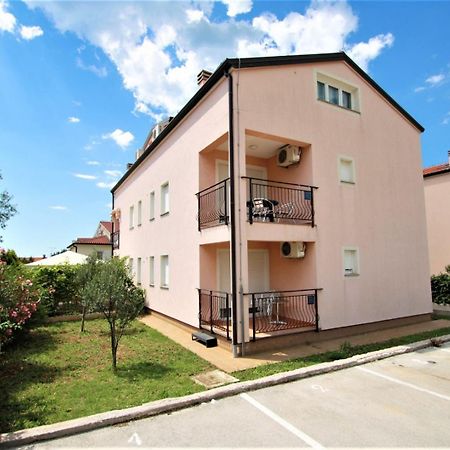 Apartment Mendikovic Пореч Экстерьер фото