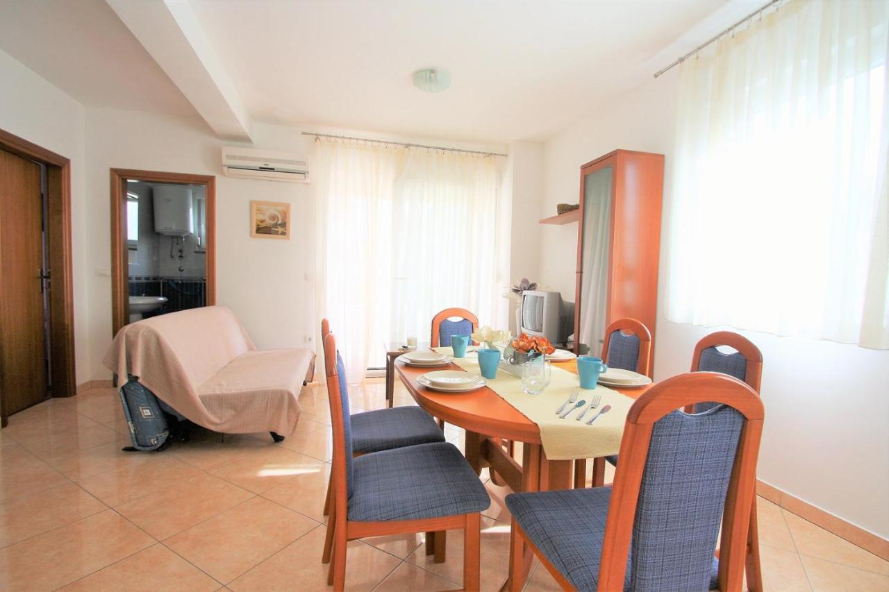 Apartment Mendikovic Пореч Экстерьер фото