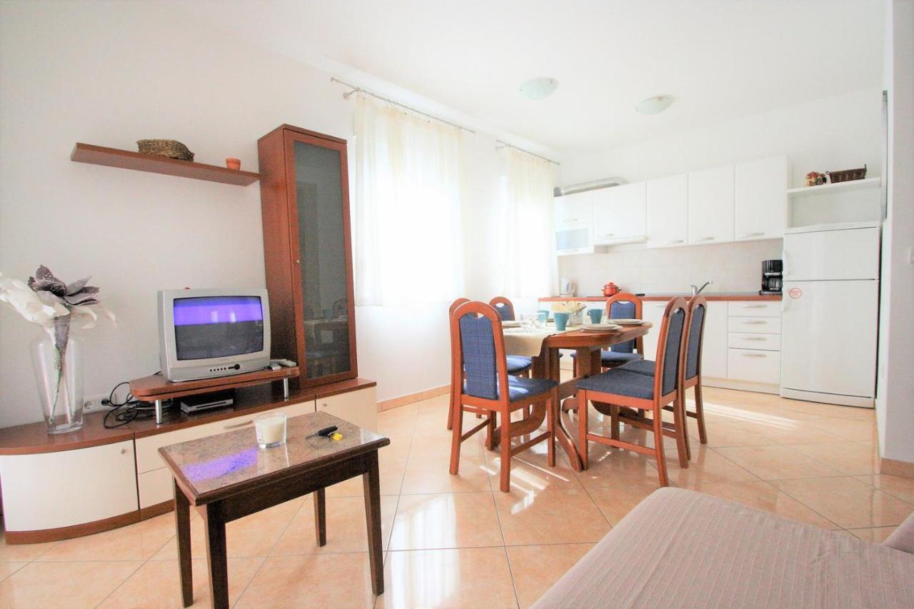Apartment Mendikovic Пореч Экстерьер фото