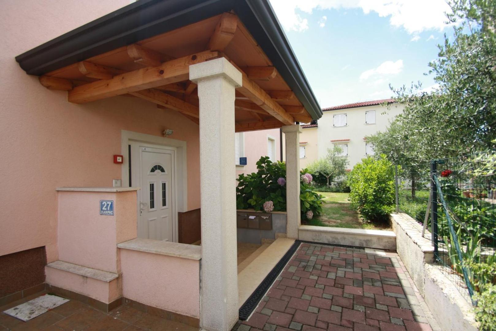 Apartment Mendikovic Пореч Экстерьер фото
