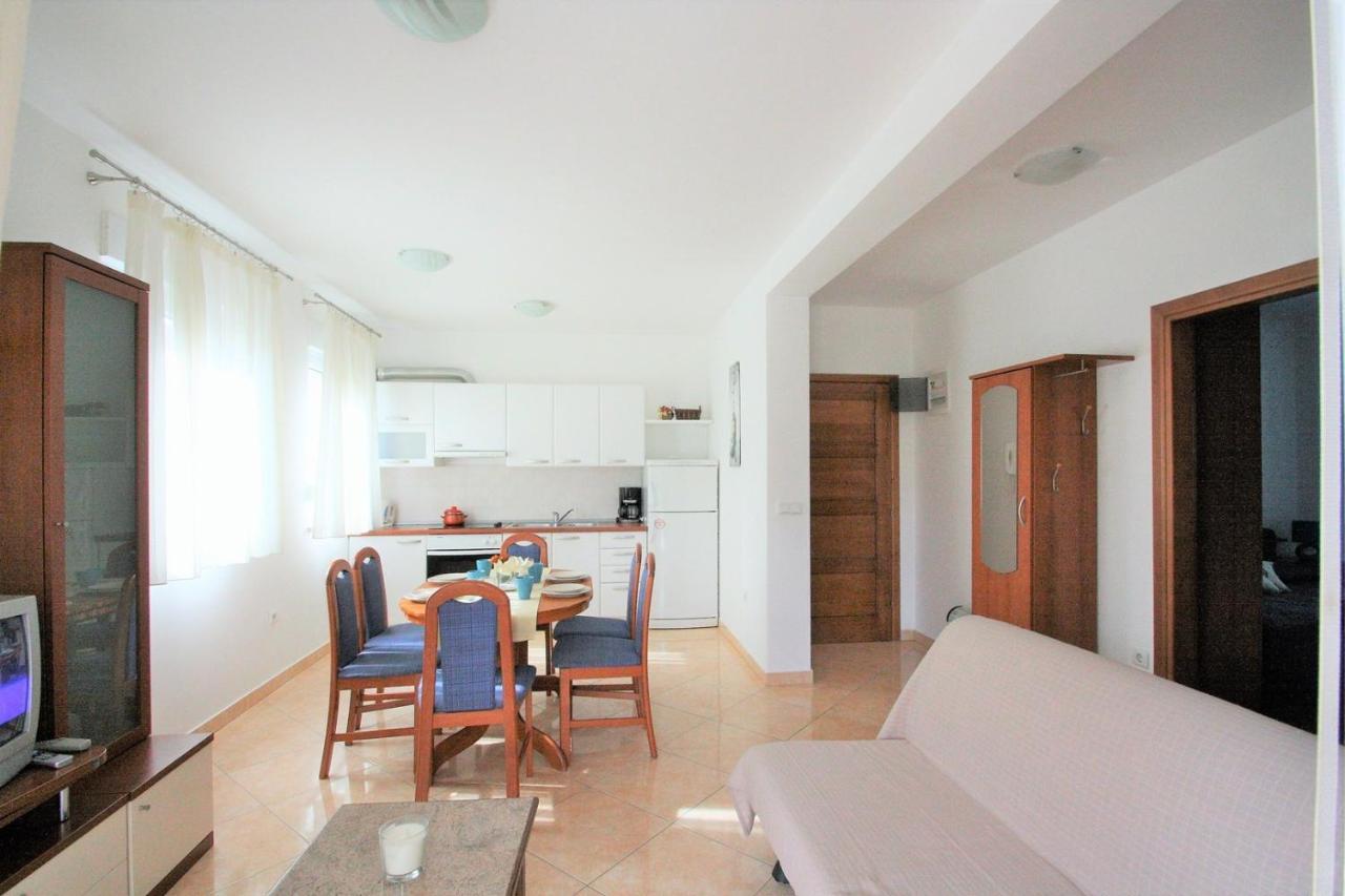 Apartment Mendikovic Пореч Экстерьер фото