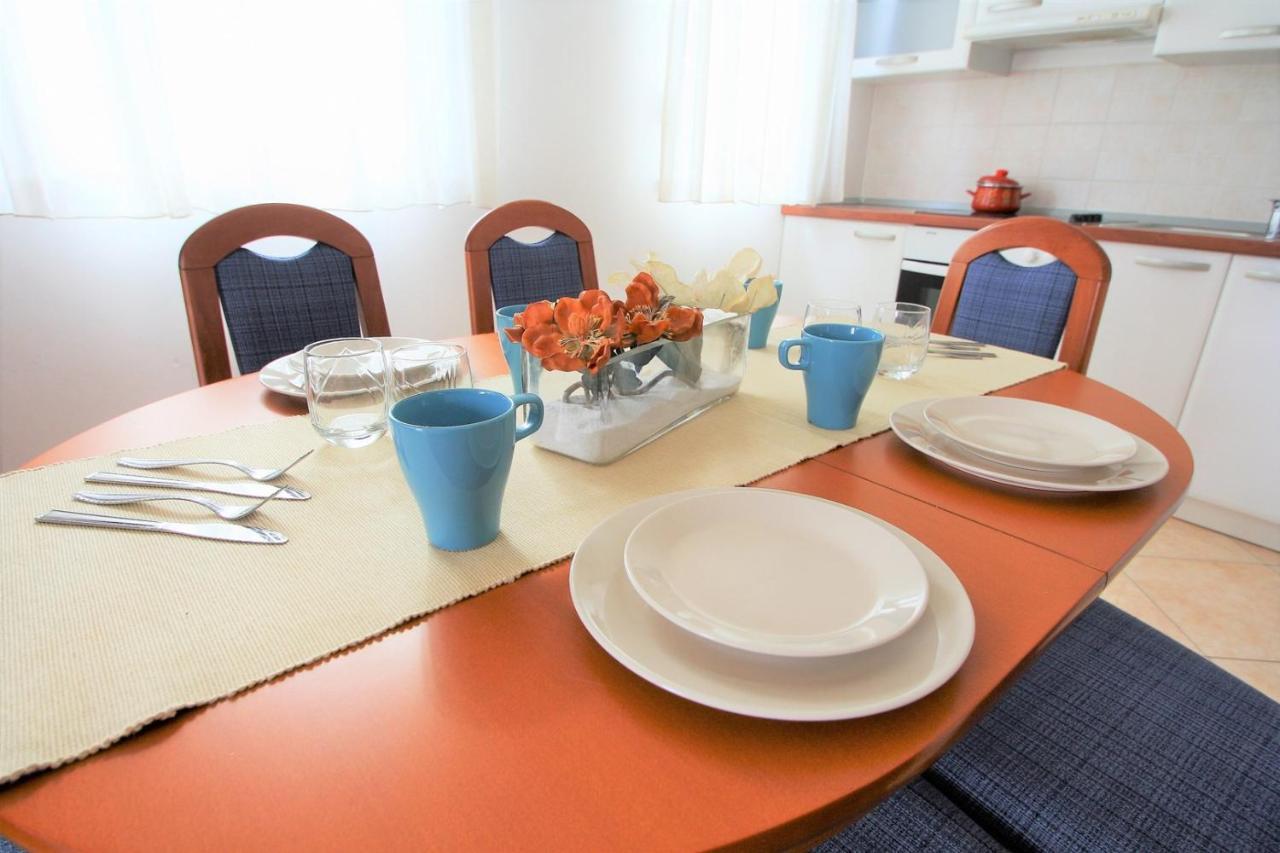 Apartment Mendikovic Пореч Экстерьер фото