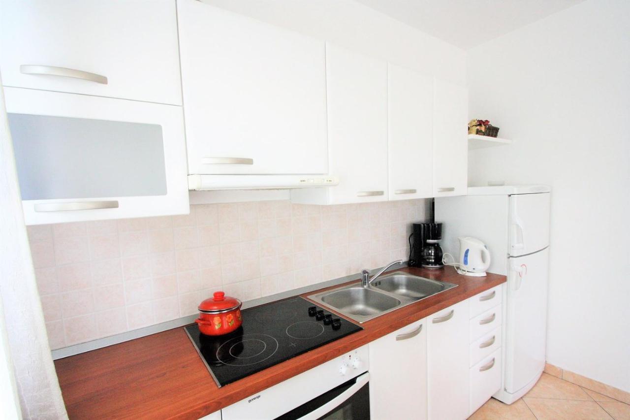 Apartment Mendikovic Пореч Экстерьер фото